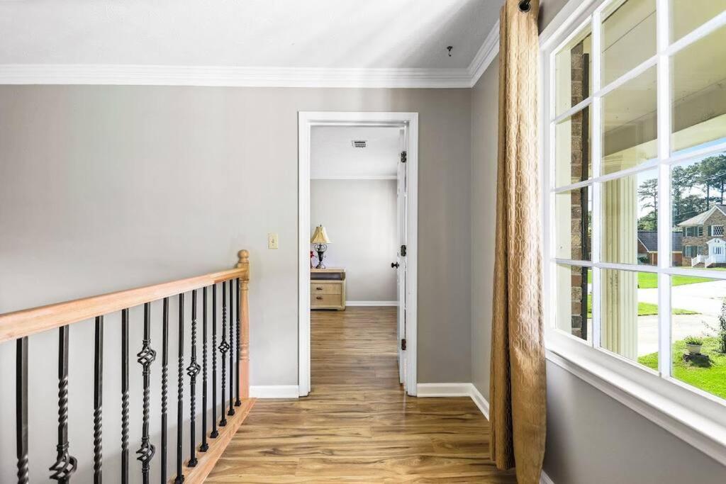Lovely 5Bed, 3-Fullbath ! 5Min To Free Way I-85 ローレンスビル エクステリア 写真