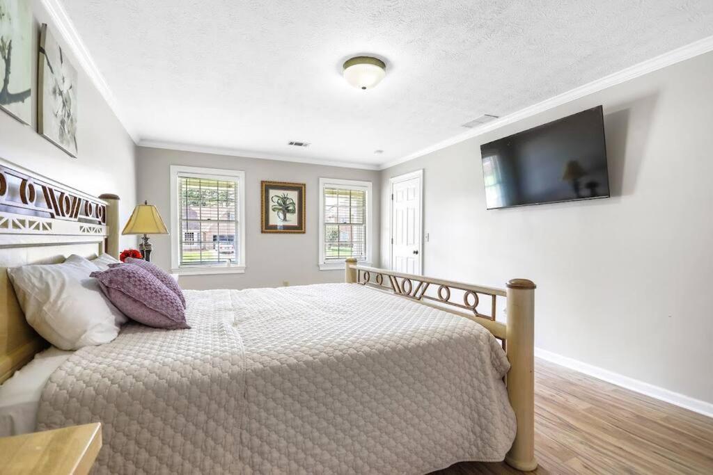 Lovely 5Bed, 3-Fullbath ! 5Min To Free Way I-85 ローレンスビル エクステリア 写真