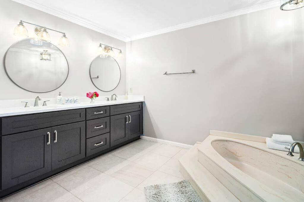 Lovely 5Bed, 3-Fullbath ! 5Min To Free Way I-85 ローレンスビル エクステリア 写真