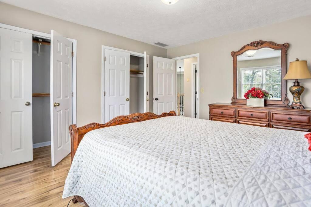 Lovely 5Bed, 3-Fullbath ! 5Min To Free Way I-85 ローレンスビル エクステリア 写真
